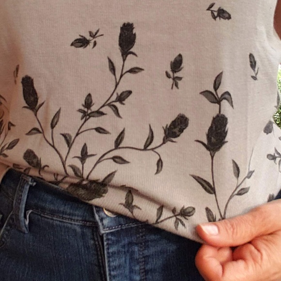 Grey Flower Print Sweater Vest - Picture 2 of 6